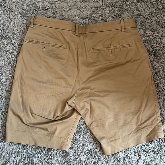 Uniqlo Khaki Shorts (USED) - Picture 2 of 5